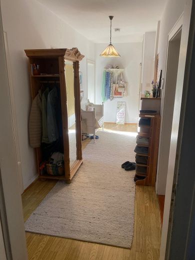 Lichtdurchflutete 4-Zimmer-Wohnung im Herzen vom Paulusviertel – Flur