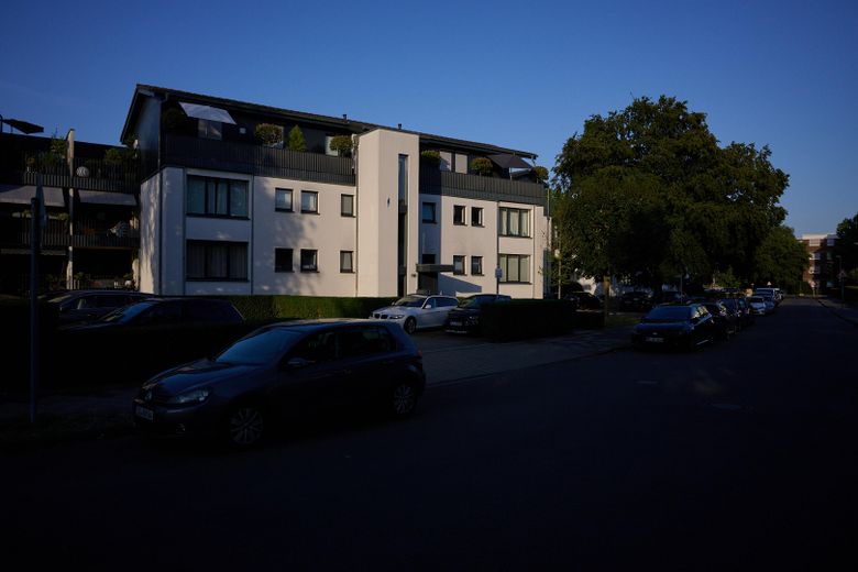 Renoviertes Schmuckstück in Golzheim (Provionsfrei), + Garage & Stellplatz möglich – Außenansicht
