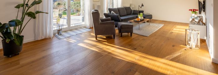 Helles Wohnzimmer mit Platz!