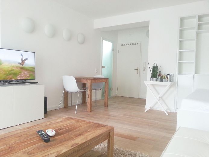 15% RENDITE: 4 VOLLMÖBLIERTE SMART-HOMES IN CITY-BESTLAGE – offen & lichtdurchflutet