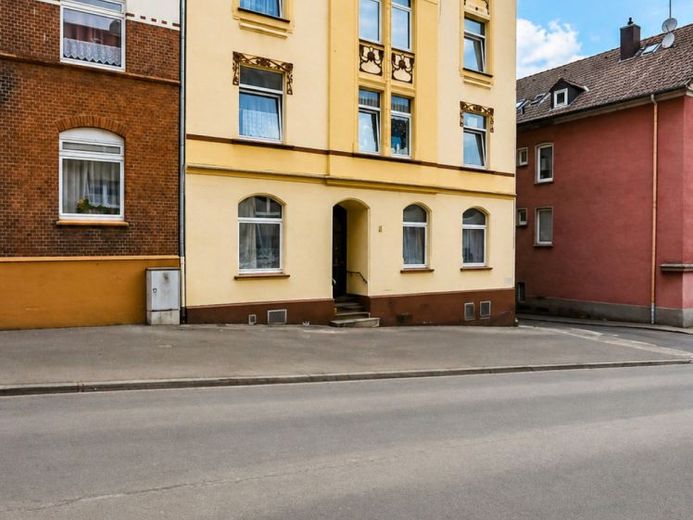 Großzügige 4-Zimmer-Wohnung mit Balkon, Stellplatz& Ausbaupotenzial – Foto 1