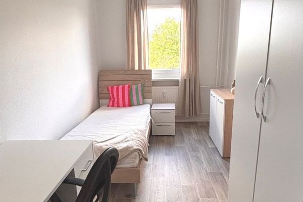 Ideales WG-Zimmer für junge Menschen - mit sehr guten Verbindungsmöglichkeiten an den Nahverkehr