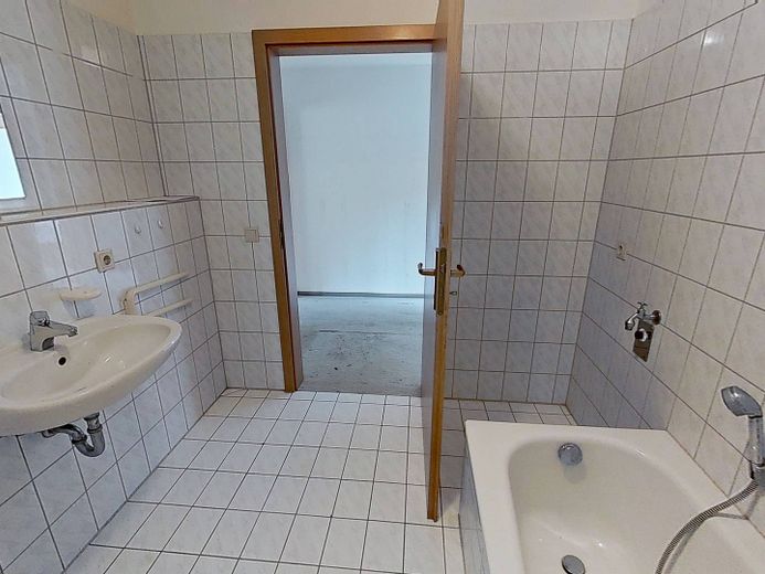 Cölln’da küvetli, konforlu 2 odalı daire – Ansicht II: Bad