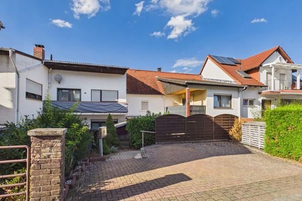 Kleines Haus mit vielfältigen Aufteilungsmöglichkeiten und pflegearmem Grundstück mit Süd-Garten