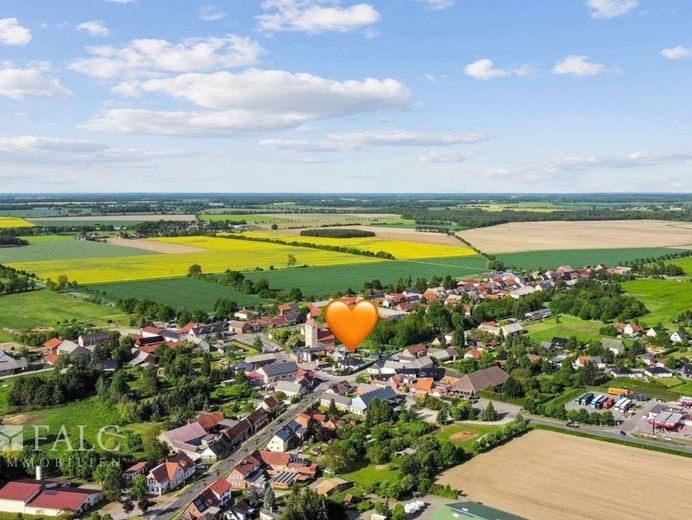Provisionsfrei. Neuwertig auf einer Ebene. Greifen Sie zu! – Luftbild
