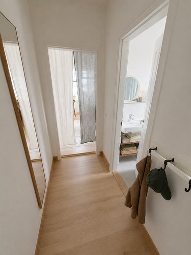 Sonnige 3-Zimmer-Wohnung im sanierten Altbau – Flur