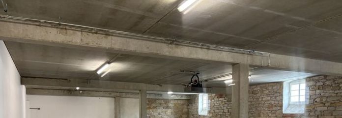 Surface de stockage parfaite sur l’ensemble de l’étage dans le Mühlenmagazin à Altplauen !