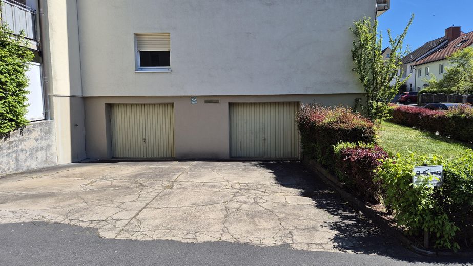 Garage rechts Außenansicht