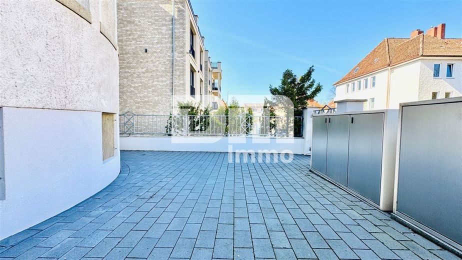 Hochwertige 5-Zi Wohnung in Traumlage mit Balkon in gepflegter Jugendstil-Villa + Panoramablick – Vorhof