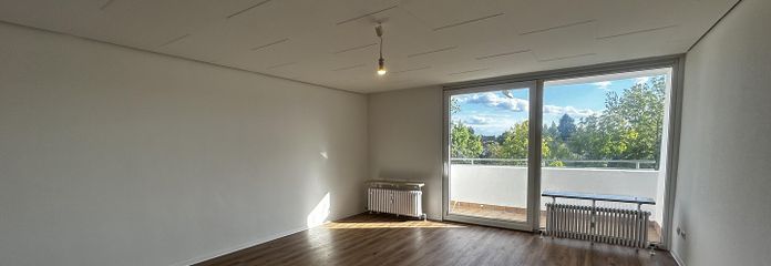 Neu Renoviert: 1-Zimmer-Wohnung mit Loggia in Bad Homburg vor der Höhe