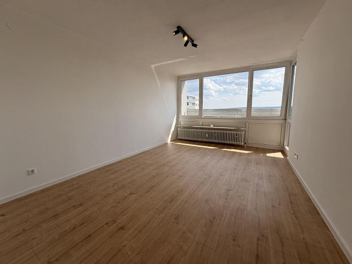 Renovierte 2-Zimmer-Wohnung mit Balkon und Einbauküche in Bamberg (WE49) – Wohnzimmer