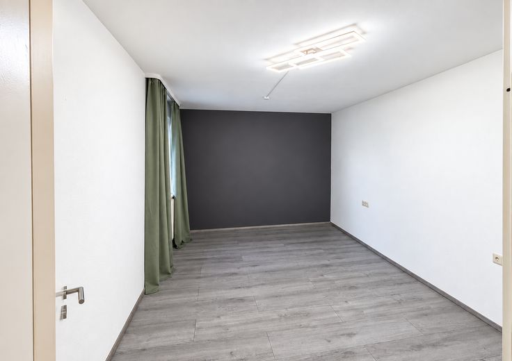 Wohnen mit Weitblick über Aalen | Modernisierte 3,5-Zimmer-Wohnung mit großem Westbalkon und Aufzug – Schlafzimmer