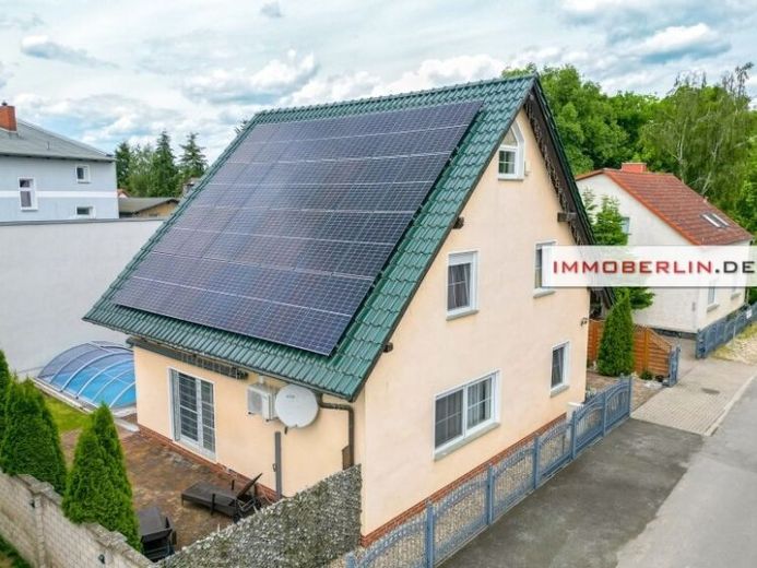 IMMOBERLIN.DE - Energieeffizientes Einfamilienhaus mit PV-Anlage, Wärmepumpe & Sonnenterrasse – Foto 1