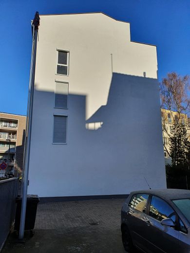 2-Zimmer/EBK/Bad/Balkon/Keller (fast) Erstbezug nach hochwertiger Sanierung direkt vom Eigentümer – Seitenansicht