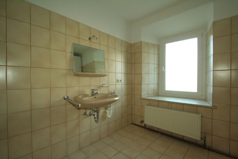 Ruim 3-kamerappartement met terras en tuin – Foto 8