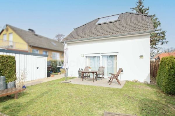 Modern detached house with terrace, sauna and garage in Langenhagen
