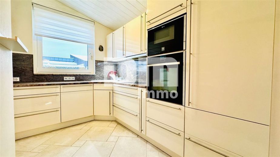 (R)eserviert! Altengerechter gepflegter Bungalow mit Gartenbereich, Terrasse, Garage – Küche mit hochwertiger EBK