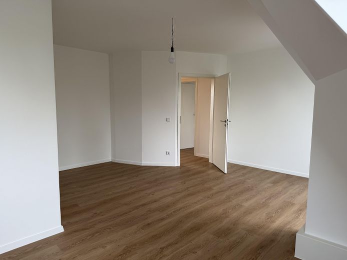 Wohnen im Denkmal: frisch sanierte 143-m²-Dachgeschosswohnung mit Haus-im-Haus-Charakter – Foto 12