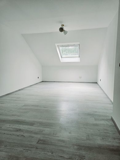 Geschmackvolle 4-Raum-Maisonette-Wohnung mit gehobener Innenausstattung, EBK und großem Balkon – Schlafzimmer