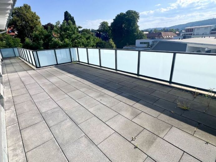 Moderne 3,5 Zimmer NB Penthouse Wohnung mit großer Dachterrasse – फोटो 1