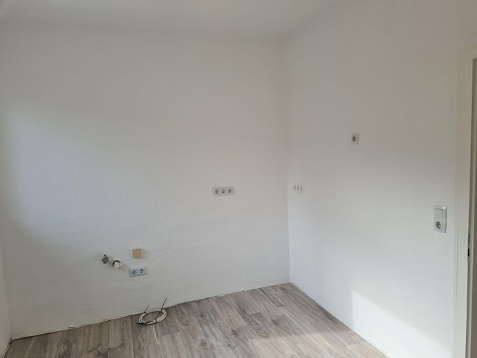 Ruhiges Wohnen, stadtnah in Ge-Buer mit Balkon, Terrasse & Garten – Beisp. Küche Nachbarwohnung
