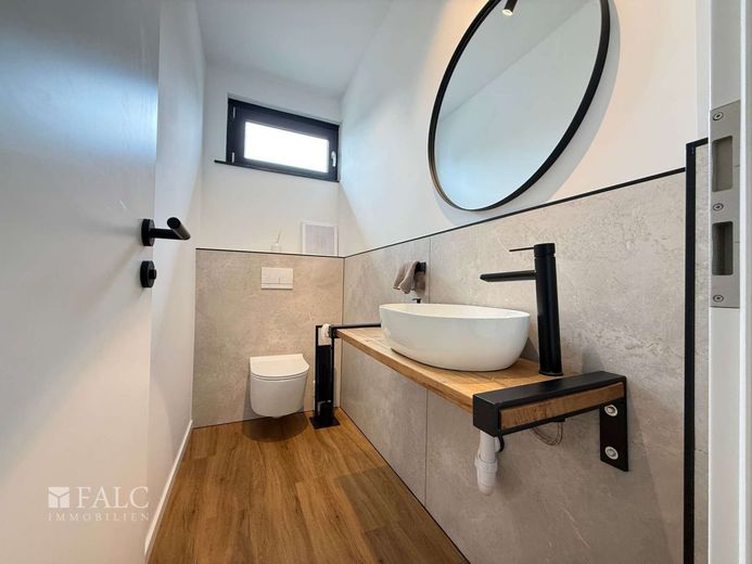 ***Modernes Arbeiten - Repräsentative Gewerbeeinheit in Top-Sichtlage*** – Damen WC
