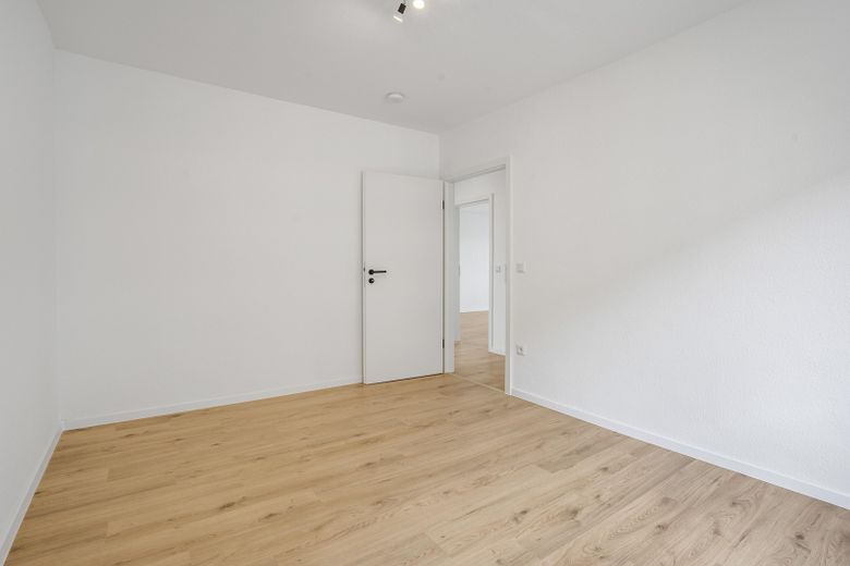 Frisch renovierte 3-Zimmer-Wohnung mit Balkon und Aufzug – sofort einziehen, provisionsfrei – Foto 7