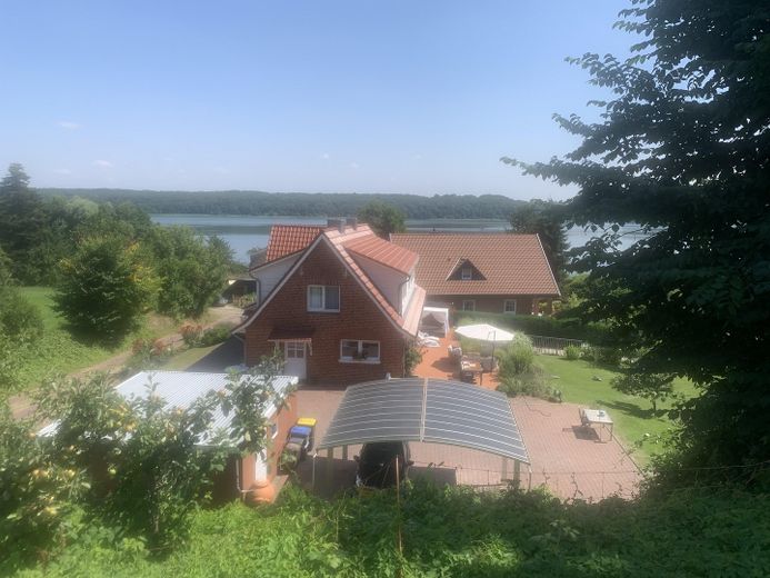 Blick von oben auf das Haus