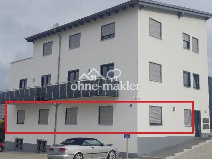 Office space in a location with excellent transport connections on the ground floor – Photo 1