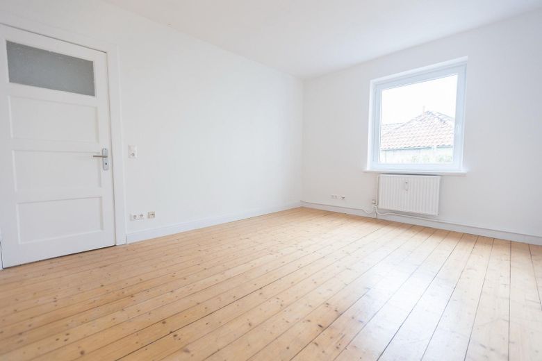 Frisch Sanierte 2-Zimmerwohnung mit großer Küche in Harburg – Foto 5