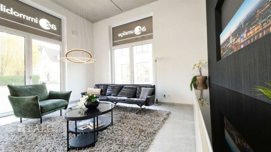 Exklusives Gewerbeobjekt im Waldviertel Köln-Rodenkirchen — Neubau mit Prestige – Empfangs- Loungebereich