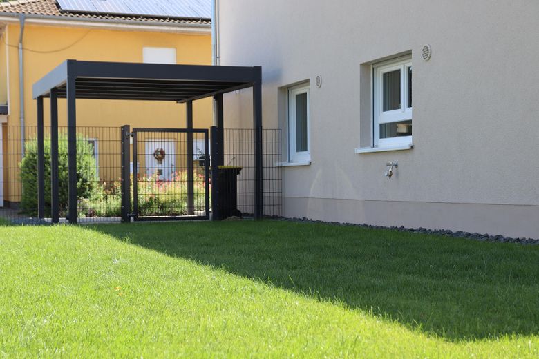 Neubau-DHH in Magdeburg-Diesdorf / familienfreundlicher Garten / Photovoltaik / 2 Stellplätze – Gartenseite