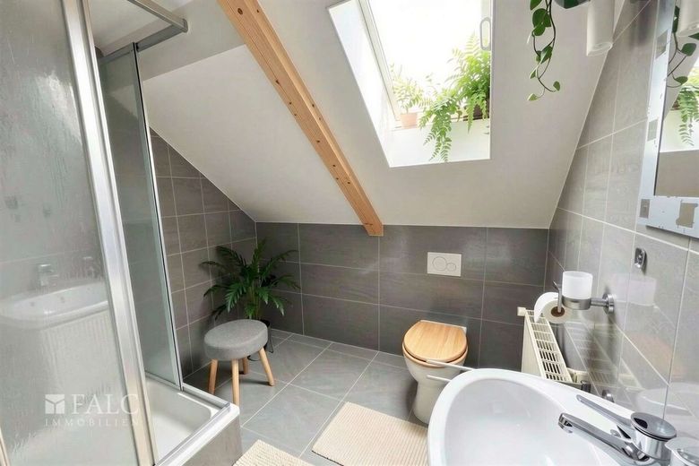 Einfamilienhaus mit großem Grundstück auf Rügen – Badezimmer - (KI generiert)