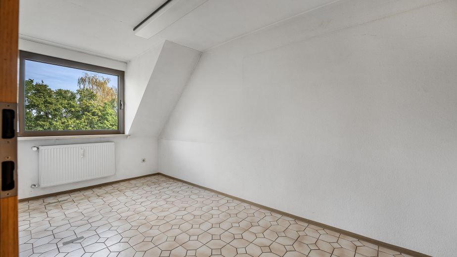 3-Zimmer-DG + ausgebauter Spitzboden mit Maisonette-Potenzial +++ provisionsfrei +++ – Foto 6
