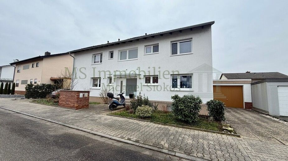 *** Kapitalanlage: Dreifamilienhaus mit stabilen Mieteinnahmen in Lampertheim *** – Hausansicht 2
