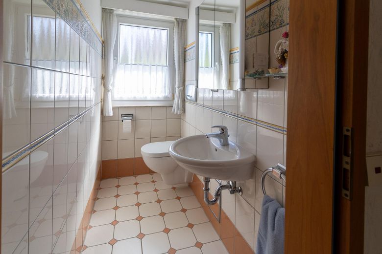 bungalow dal design moderno – Gäste-WC