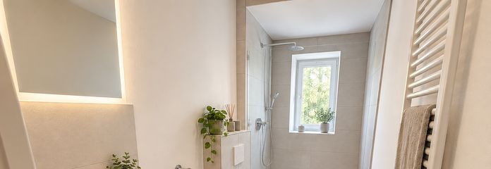 Komisyonsuz | Üstün Durumda! 3 Oda - Parke, Balkon ve Yeşil Manzara – Badezimmer