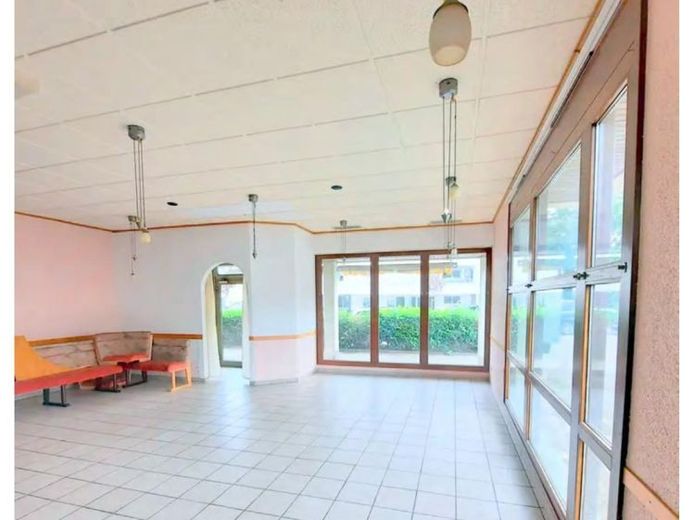 °°°° SCHNÄPPCHEN DES JAHRES 2024 : VERKAUFS,- BÜRO,- PRAXISFLÄCHE + 1,5 ZIMMER DG-WOHNUNG MIT TERRASSE°°°° – Foto 1