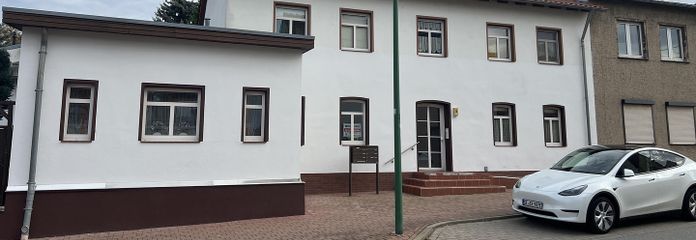 Frisch renovierte 2 Raum Wohnung im Zentrum 39444 Hecklingen – Vorderseite