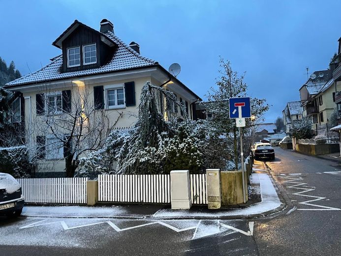Freistehendes Architektenhaus mit einem großzügigen Wintergarten – Ansicht Süd-Ost