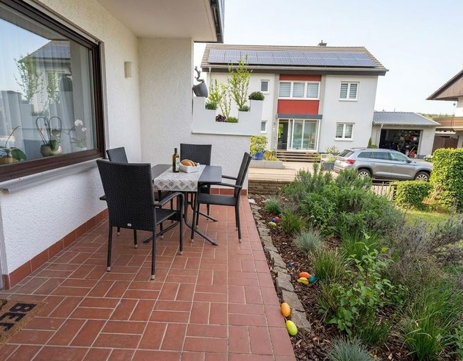 Viel Platz für Ihre Ideen: Traumhaftes Einfamilienhaus in Dahn in guter Lage – Terrasse