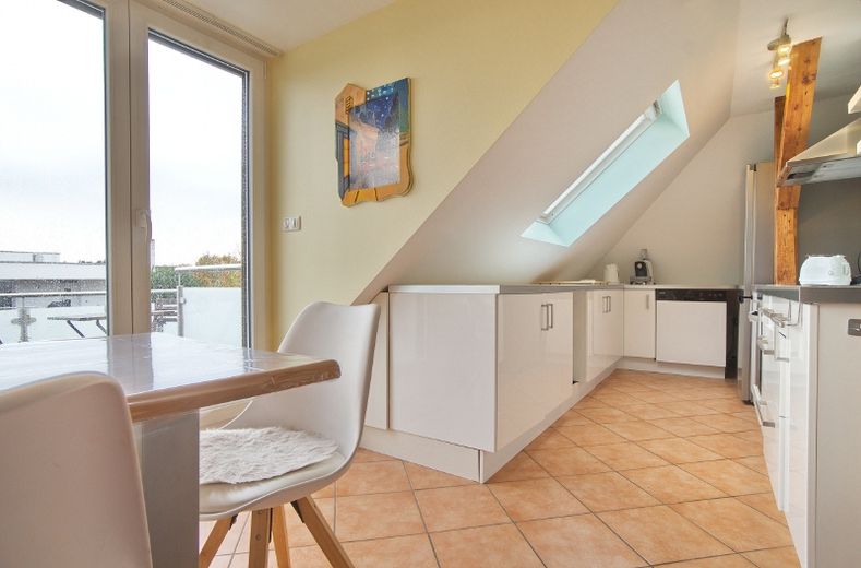 Viel Wohnkomfort: Renovierte Wohnung mit Balkonterrasse und gehobener Komplettausstattung in ruhiger, guter Wohnlage – 89b0faaed8fc467363b8730d7e90fc7cb5ce57e3.jpg
