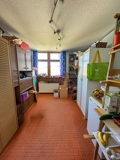 Familientraum: Gepflegte 6ZKB mit zwei Bädern, Garten, Kellerraum, Bus-Haltestelle – Arbeitszimmer