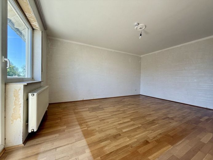 Fröndenberg-Ardey: Taghelle Eigentumswohnung mit praktischem Schnitt, zwei Balkonen und Stellplatz! – Wohnbereich
