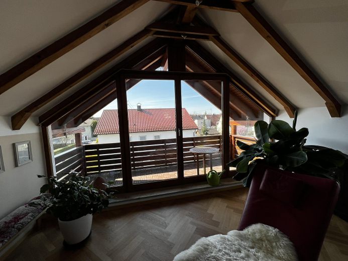 Außergewöhnliche Wohnung mit 187qm Grundfläche, Dachterrasse und Südbalkon – Dachgaube mit Balkon Südseite