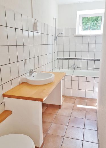 Moritzberg, gutes Wohnen in ruhigem Haus – Bad