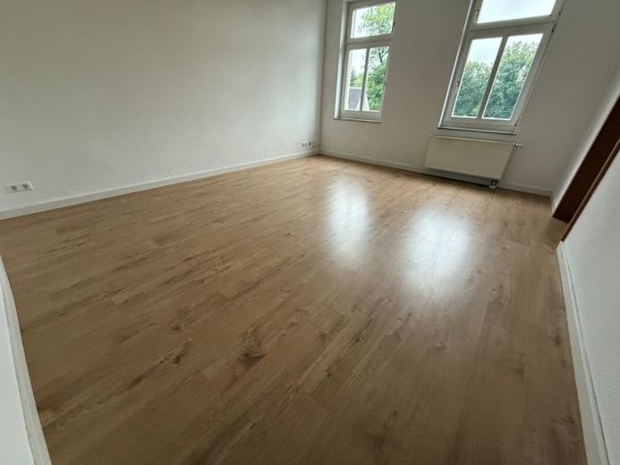 Frei ab 1.10.26 - EBK / 1. Og / Balkon / kleines Arbeitszimmer – Foto 1