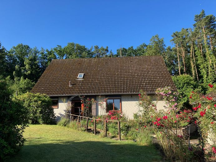 Modernisierter Wohnsitz oder Ferienhaus provisionsfrei von Privat – Nordseite