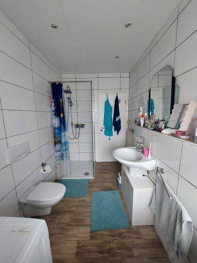 WOHNUNG ZU VERMIETEN – Foto 2