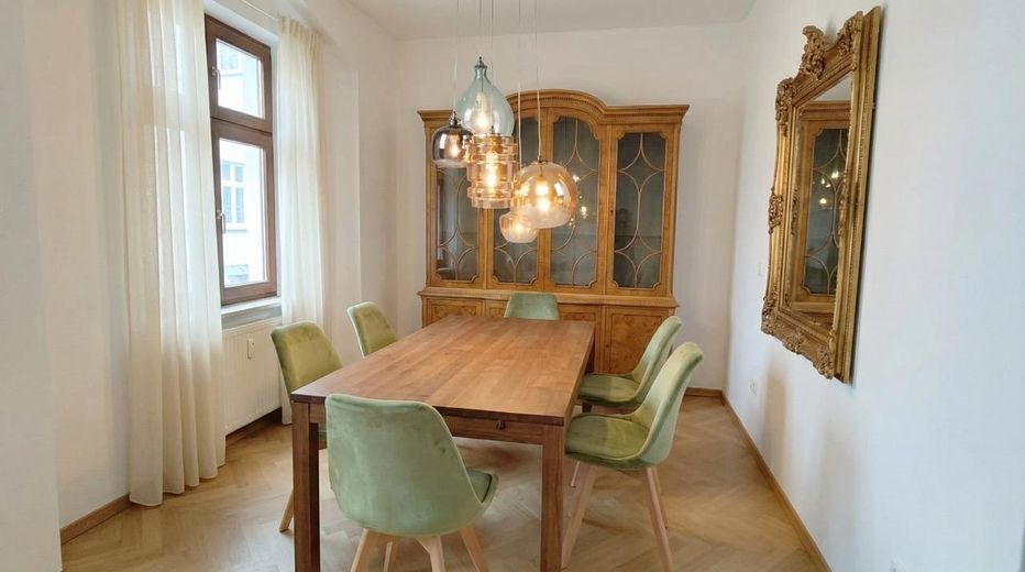 Essbereich / Dining Area